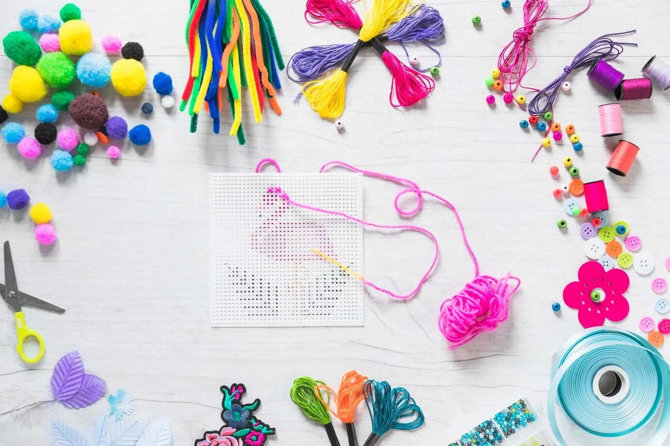 Hübsche Zusammenstellung von Handarbeiten